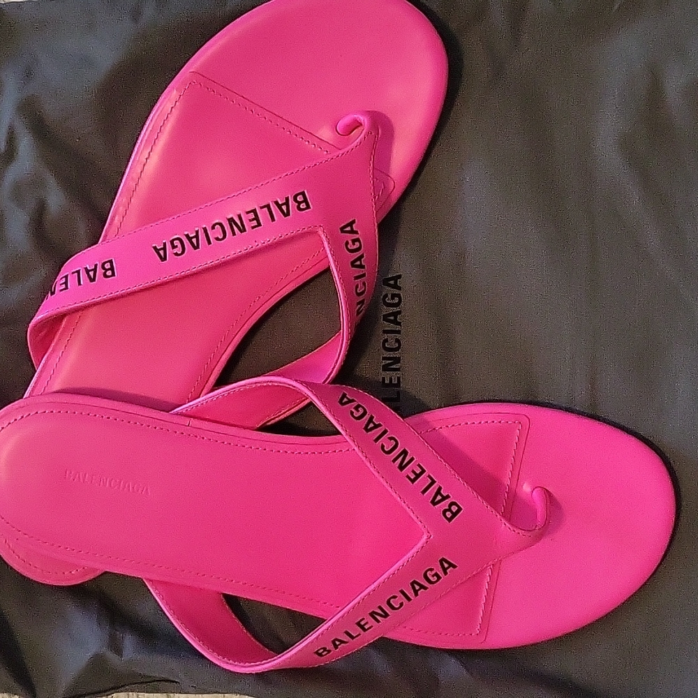 Brand new leather flat pink size 7